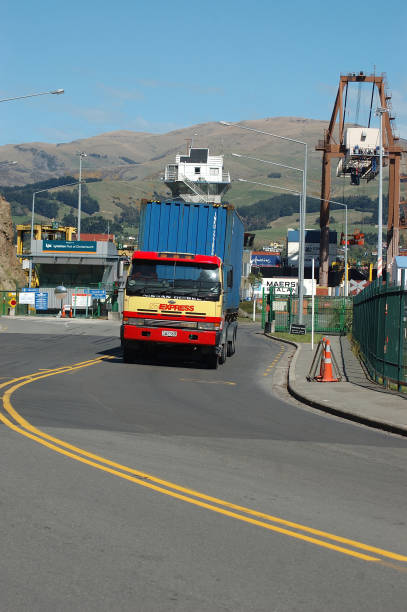 another load leaving lyttleton - containerisation imagens e fotografias de stock