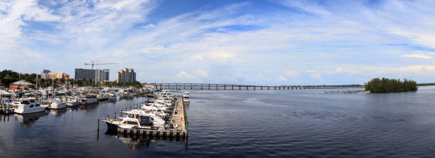 istock Caloosahatchee Bridge over the Caloosahatchee River 1168778905