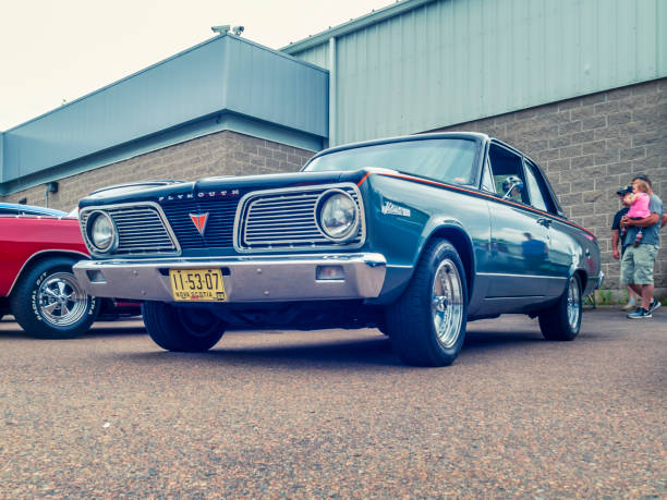 1966 plymouth valiant 100 - plymouth massachusetts fotografías e imágenes de stock