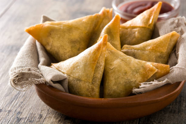 2,616 Chicken Samosa Stock Photos, Pictures & Royalty-Free Images - iStock  | Butter chicken samosa