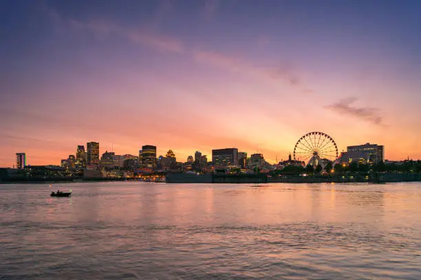 Photo of Montreal skyline at sunset