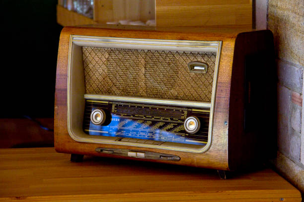 Old radio Canakkale, Turkey - July 2, 2019: An old radio in Turkish island on Aegean sea called gökçeada (imroz). vintage portable silver radio stock pictures, royalty-free photos & images