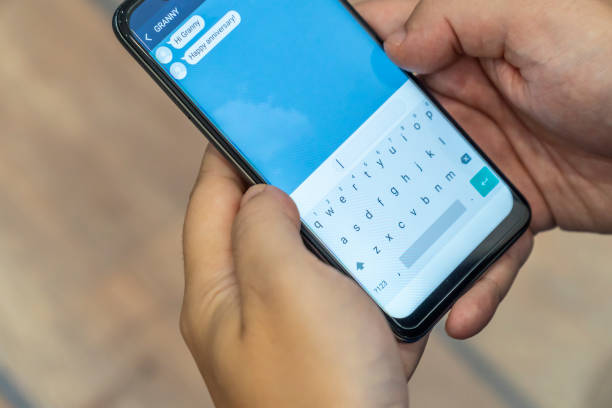 istock Texting granny for her wedding anniversary 1169004987