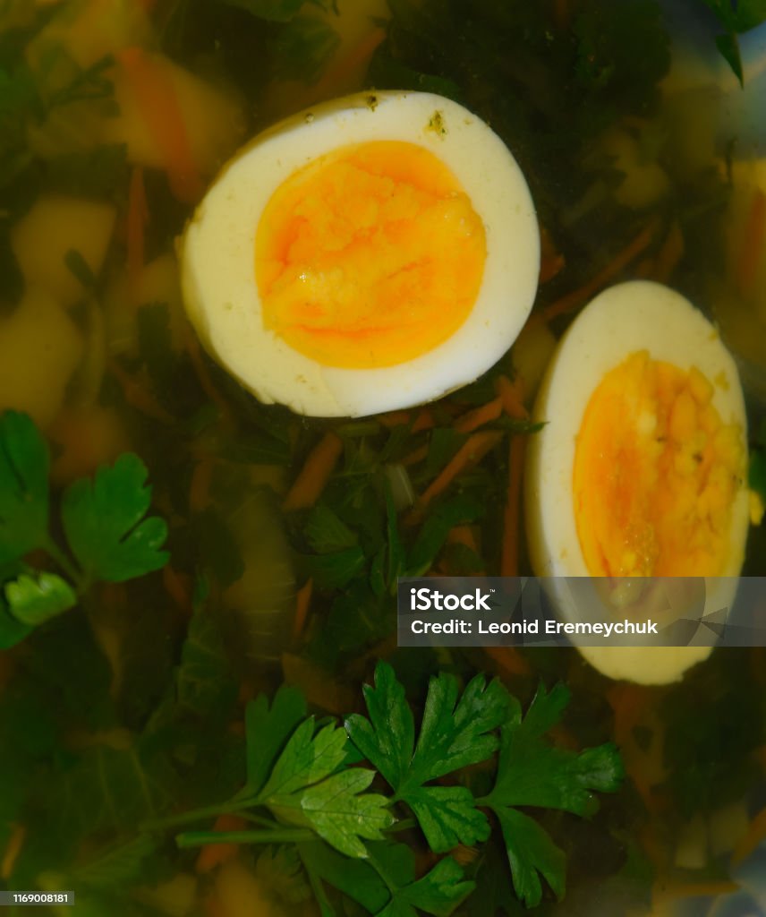 Ei und Petersilie in Suppe, Eiersuppe, - Lizenzfrei Bildhintergrund Stock-Foto