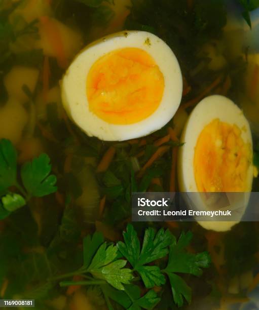 Ei Und Petersilie In Suppe Eiersuppe Stockfoto und mehr Bilder von Bildhintergrund - Bildhintergrund, Blatt - Pflanzenbestandteile, Borschtsch