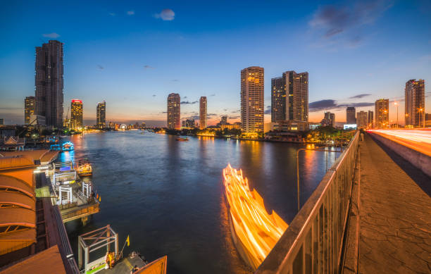 istock Traffic in Modern City with River 1169009392
