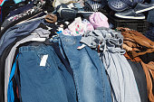 haufen-von-kleidung.jpg?b=1&s=170x170&k=20&c=Wmg72yKE3vn0YnPuTprQD5ZQtasWYcQe8cu-5aKDtt8=