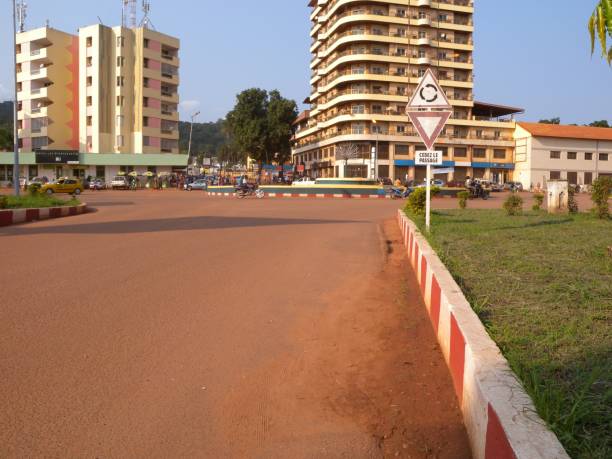 centrum bangui i republiki środkowoafrykańskiej, "point kilomètre zéro" pk0, kilometrowy punkt zerowy - bangui zdjęcia i obrazy z banku zdjęć