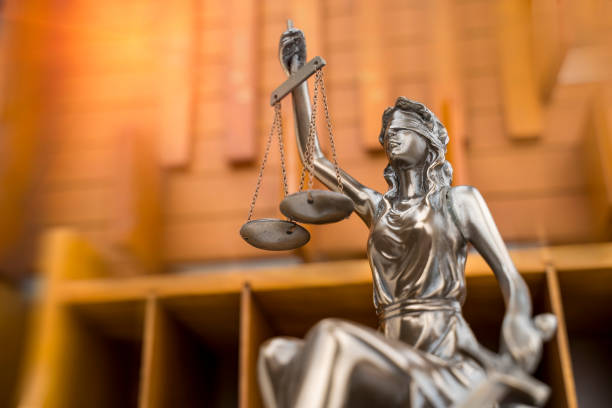 the statue of justice themis or justitia, legal concept - statue of justice symbol justice law imagens e fotografias de stock