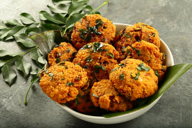 istock Spicy vegan snack -parippu vada 1169097658