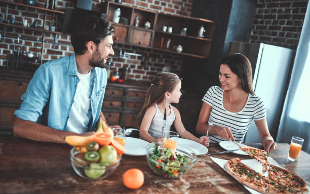 istock Family on kitchen 1169134811