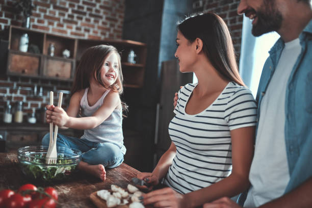 istock Family on kitchen 1169134894