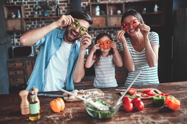 istock Family on kitchen 1169134951