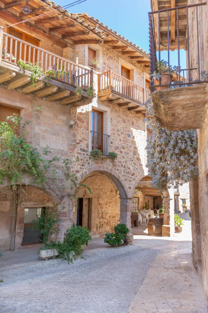 santa pau, catalogne, espagne. - garrotxa photos et images de collection