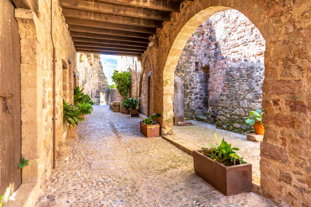 santa pau, catalogne, espagne. - garrotxa photos et images de collection