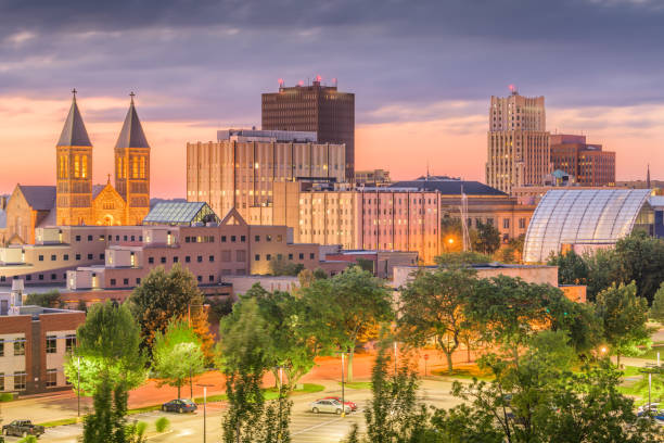 Akron, Ohio, USA Town Skyline Akron, Ohio, USA downtown skyline at dusk. akron ohio stock pictures, royalty-free photos & images