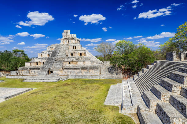 maya ville d'edzna, yucatan, mexique - campeche photos et images de collection