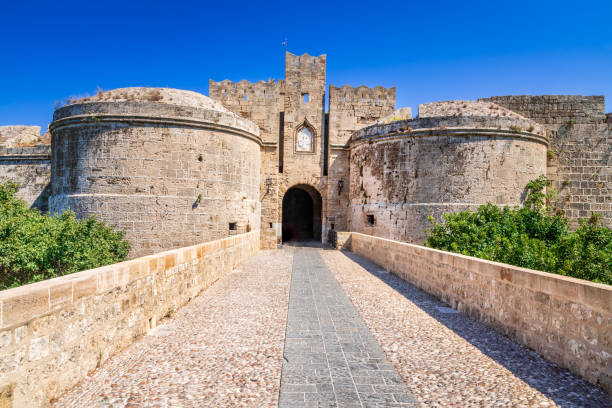 rhodes, grèce - d'amboise's gate - château damboise photos et images de collection