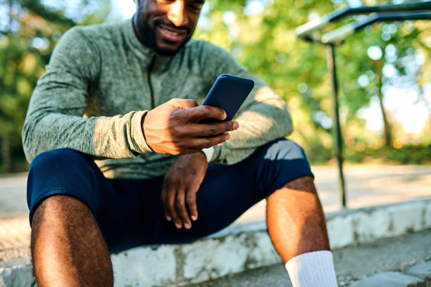 istock Stay with the network that keeps you connected 1169153772