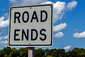 road-ends-schild.jpg?b=1&s=170x170&k=20&c=W_QosruPn0AC1BEkkPS-2Y_hKBZVoHAUvbyue7LgqCw=