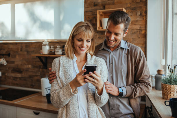 istock Surfing the net together 1169217994