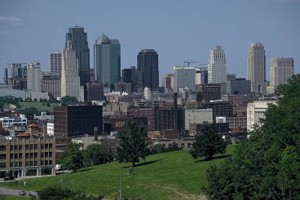 istock Kansas City Skyline 1169237249