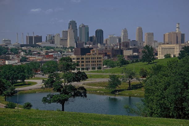 istock Kansas City Skyline 1169237496