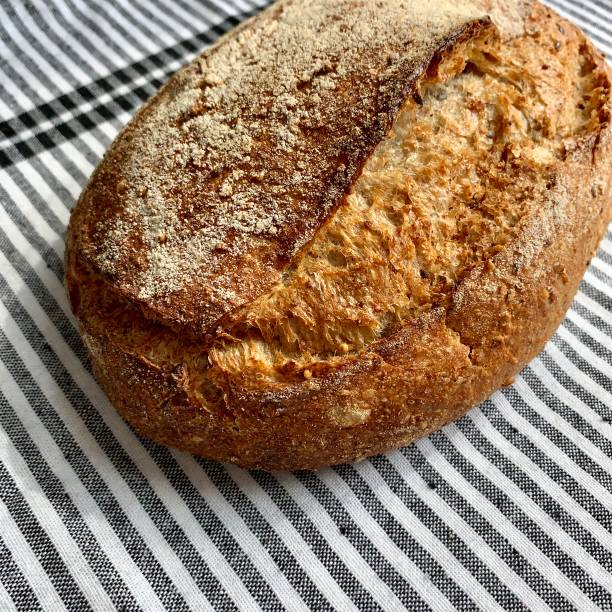 pan de siete granos - food mobilestock bread brown bread fotografías e imágenes de stock