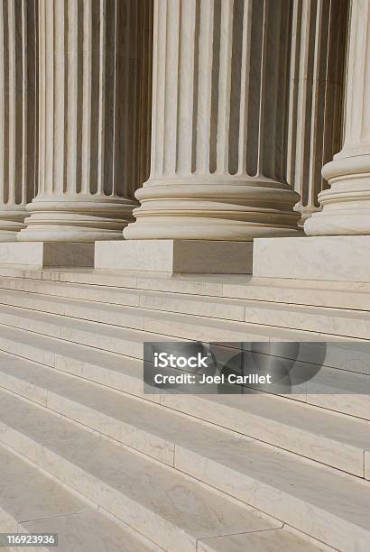 Foto de Frente Passos De Nós Supremo Tribunal e mais fotos de stock de Coluna arquitetônica - Coluna arquitetônica, Lei, Supremo tribunal