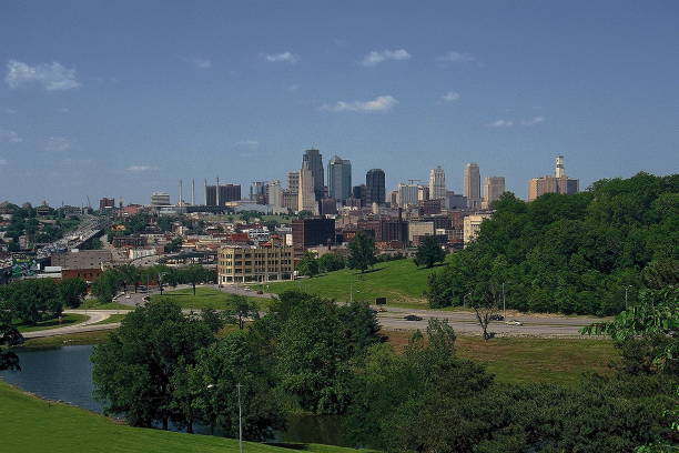 istock Kansas City Skyline 1169239467