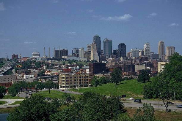 istock Kansas City Skyline 1169240630