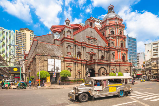 kleine basilika von saint lorenzo ruiz - manila cathedral stock-fotos und bilder