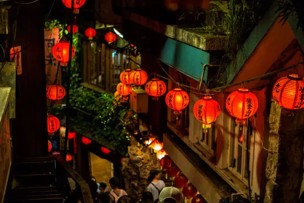 About 1 hour and 20 minutes by bus from Taipei, Jiufen is a place to immerse yourself in Taiwan's olden days.