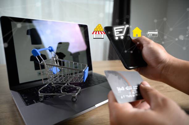 istock Business people use Technology E-commerce Internet Global Marketing Purchasing Plan and Bank Ecommerce Concept 1169273919