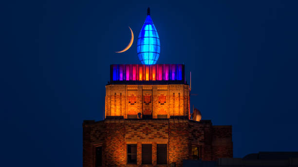 milwaukee gas building with crescent moon