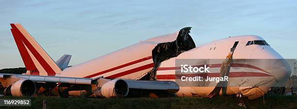 Flugzeugabsturz Stockfoto und mehr Bilder von Flugzeugabsturz - Flugzeugabsturz, Flugzeug, Unfall - Ereignis mit Verkehrsmittel