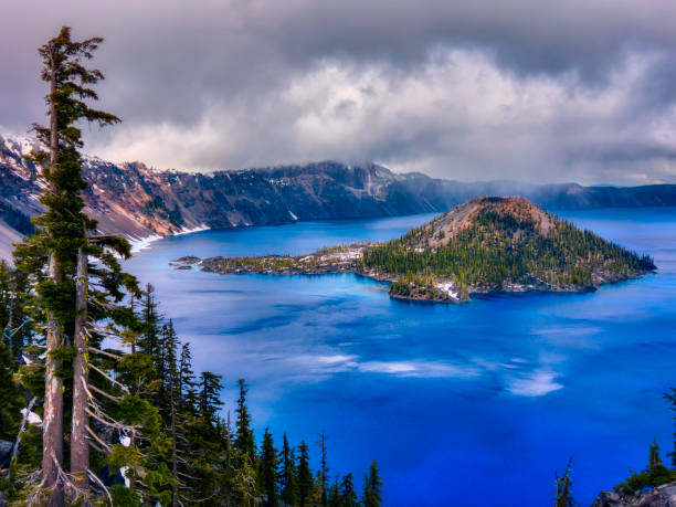 istock Crater Lake | Oregon 1169349950