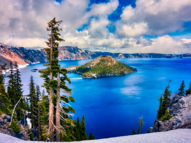 istock Crater Lake | Oregon 1169350135