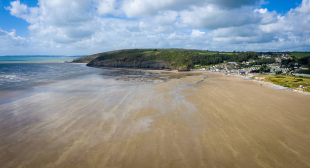 Pendine Sands Wales, UK Pendine Sands a 7 mile length of beach on the shores of Carmarthen Bay Wales UK Europe carmarthenshire stock pictures, royalty-free photos & images