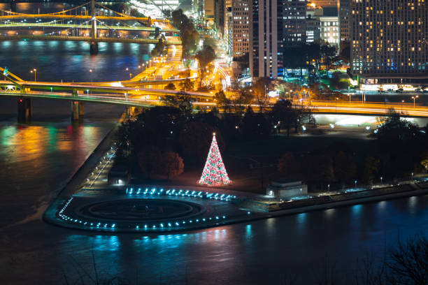 ciudad de pittsburgh, pensilvania al amanecer - mt washington fotografías e imágenes de stock