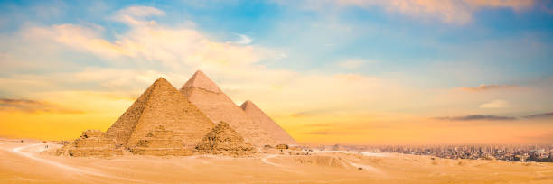 기자의 위대한 피라미드, 이집트 - egypt pyramid ancient egyptian culture cloud 뉴스 사진 이미지