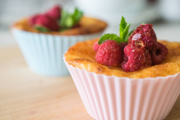 Strawberry cream tarlets with rasped chocolates  - XXXL Image