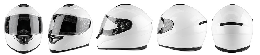 Conjunto colección de casco de choque integral de carbono de motocicleta blanca con fondo blanco aislado. concepto de seguridad de transporte de carreras de karts de coches de automovilismo photo