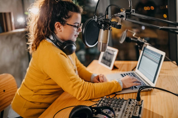 istock Introduce yourself to our listeners 1169459924