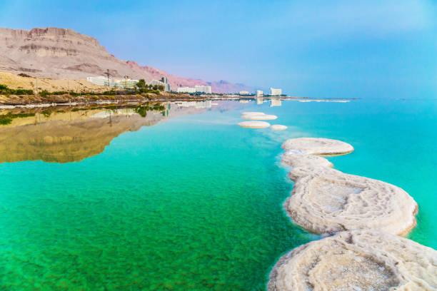 istock The path of salt in the water 1169526074