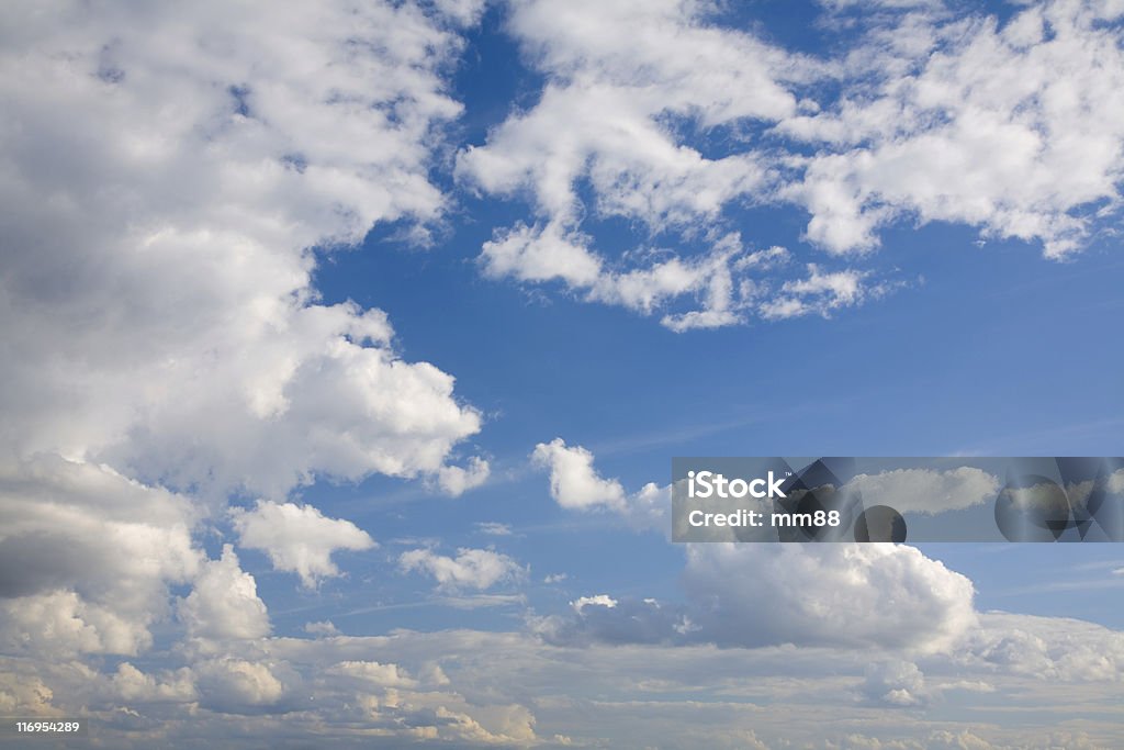 Nuvens de verão - Foto de stock de Alto-Cúmulo royalty-free