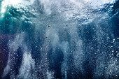 unterwasser-luftblase-mit-sonnenstrahl.jpg?b=1&s=170x170&k=20&c=qM5Ei6yR8onZk1TY4Uy8E4yNt4SmsFXBh9Cmh2juu24=