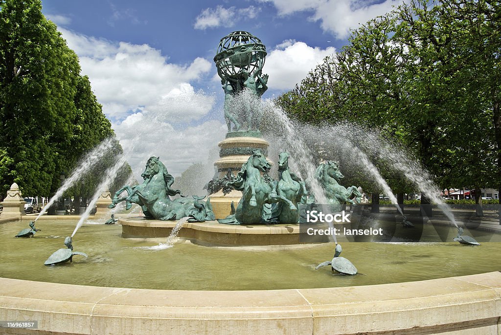 Brunnen in Paris - Lizenzfrei Springbrunnen Stock-Foto