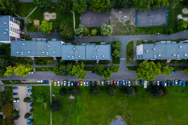 istock Flying over city area 1169629198