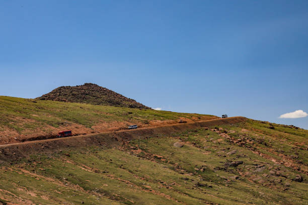 istock Cars in Landscapes 1169639469